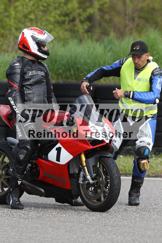 Archiv-2025/10 23.04.2025 Cornu Master School ADR/gruen-vert/313